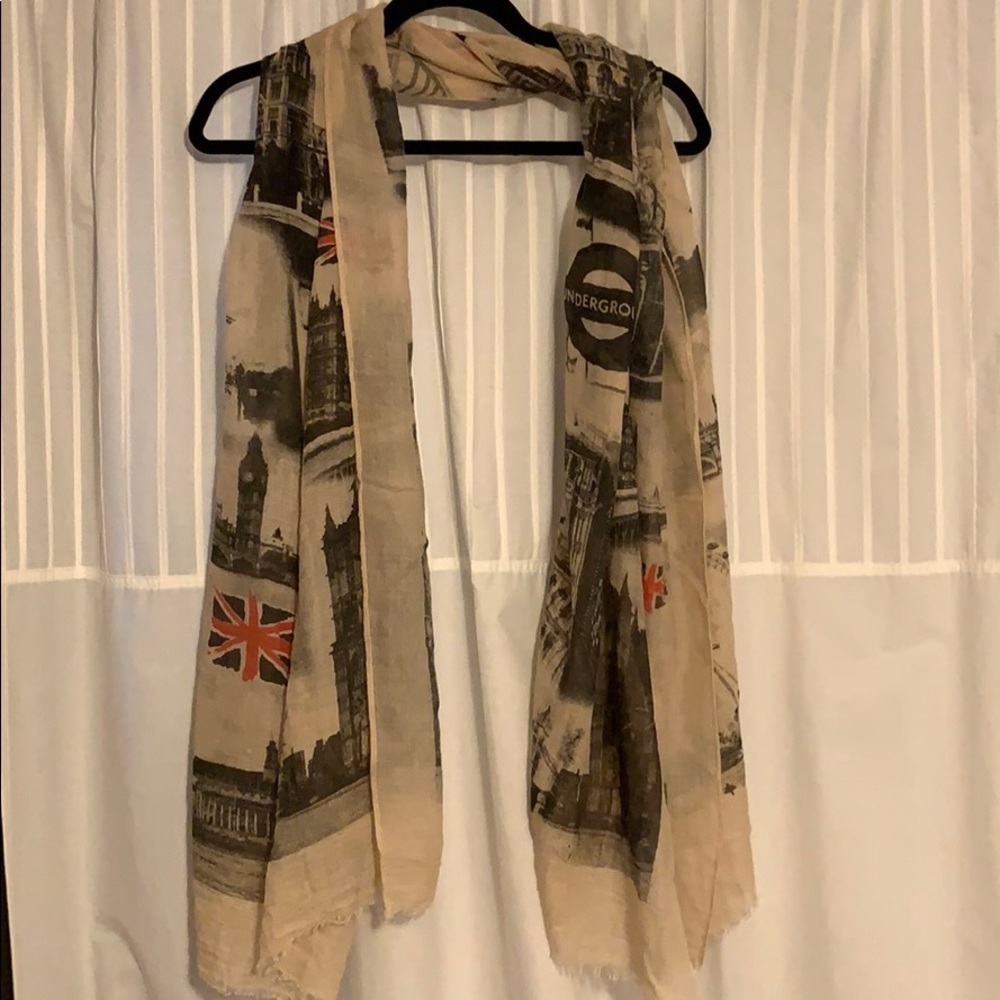 London themed Scarf